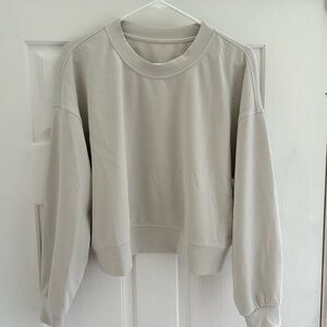 Lululemon Softstreme crew neck in color Bone